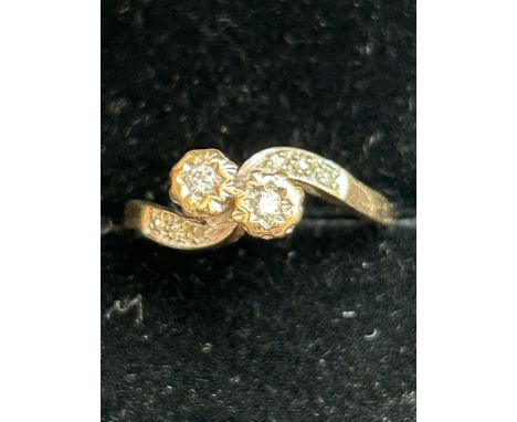 9ct gold ring set with diamonds 2.3g Size O 