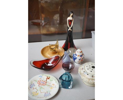 Collection of glass &amp; ceramic to include a Leonardo collection figure