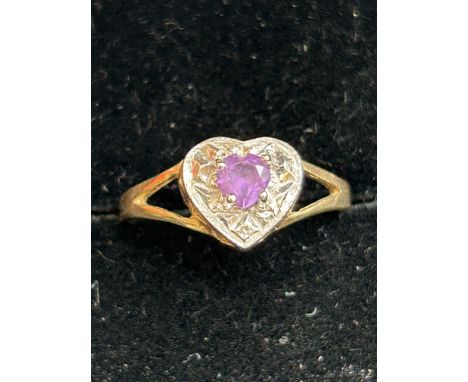 9ct Gold heart shaped ring set with amethyst &amp; diamond 1.4g Size S 