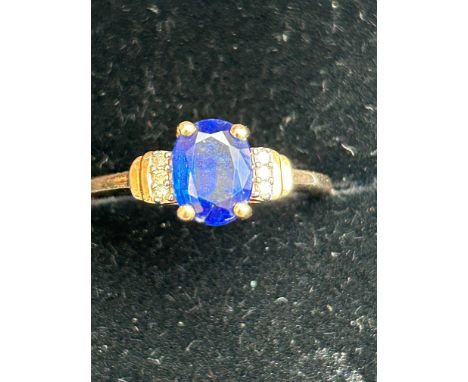 9ct Gold ring set with blue gem stone &amp; diamonds 2.1g Size Q 