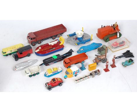 A collection of mixed loose modern issue and vintage diecasts examples to include a Dinky Toys No. 501 Foden 8-wheel diesel w