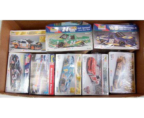 Eight various boxed as issued 1/24 and 1/25 scale Classic Car and Highspeed Racing cars and race trucks to include a Ron Horn