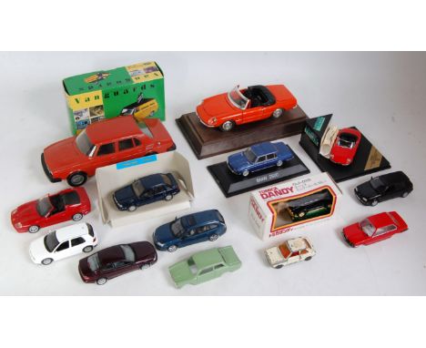 One tray containing a quantity of various mixed scale plastic diecast and other models to include Vanguards, Minichamps and o