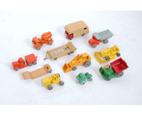 A collection of various loose Matchbox 1/75 series diecast to include a Marshall horsebox, Weatherall Hydraulic tractor shove