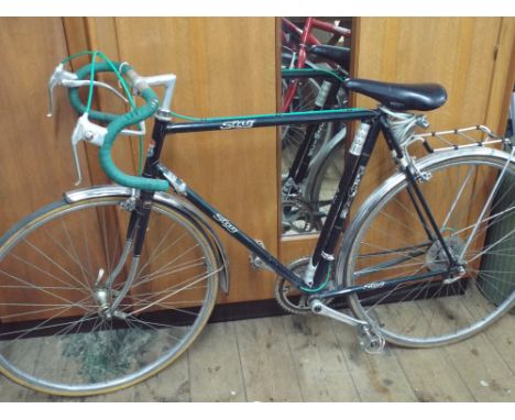 Vintage Elswick Hobper road cycle with racing handlebars and rear rack 