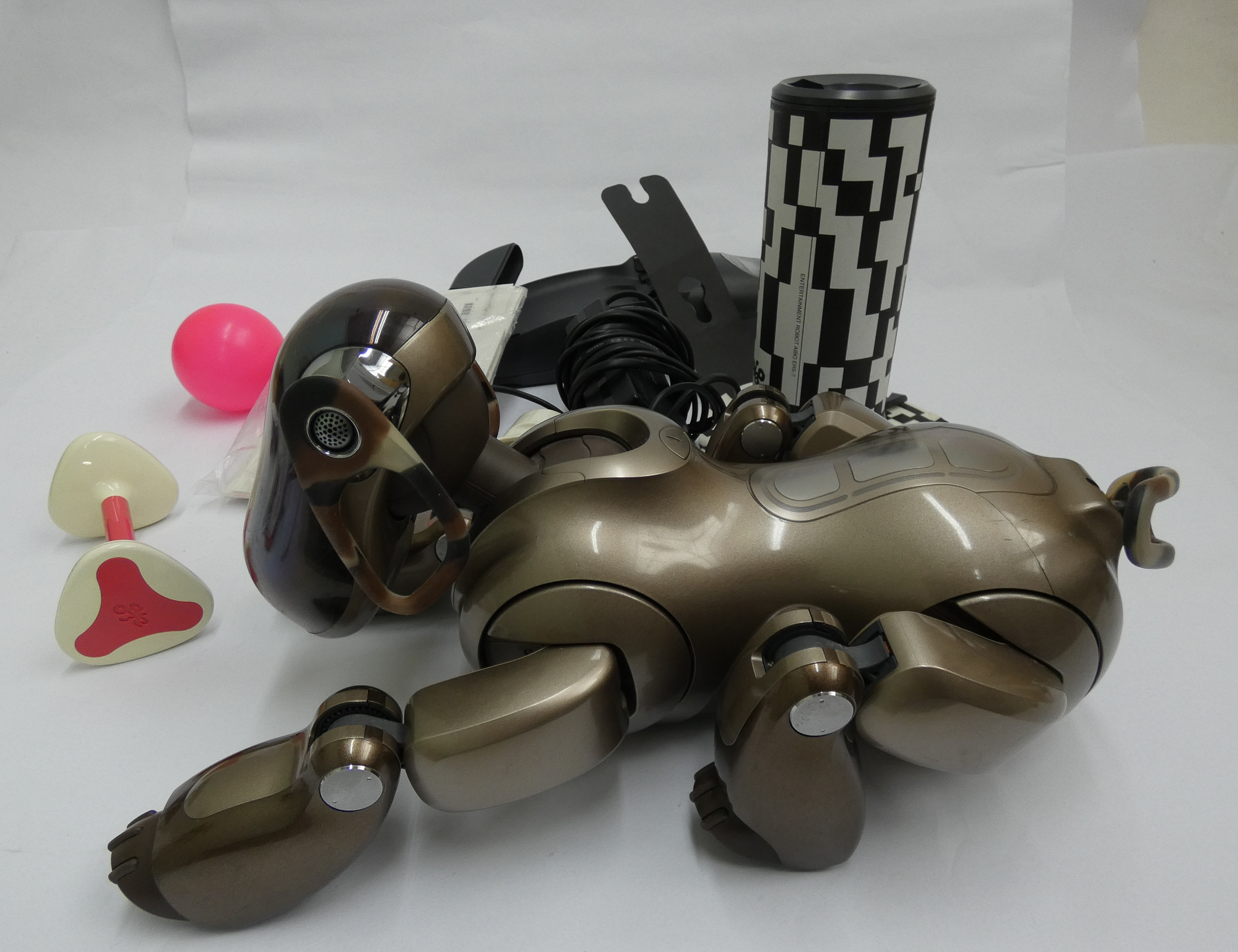 Sony Aibo ERS-7 Electronic pet robot dog, in original box and packaging ...