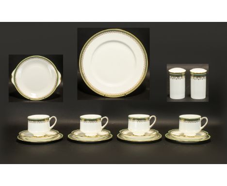 Royal Albert dinner service. Royal Albert Kensington Pattern, plated, cups, dinner plates ect, 35 pieces, please see accompa