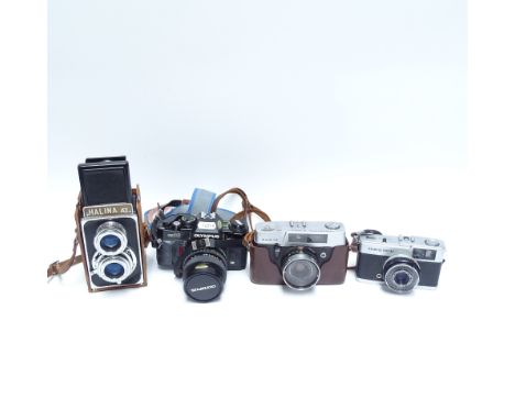 Various Vintage cameras, including Olympus OM40, Mamiya Kominar Olympus Trip 35, and Halina twin lens (4)