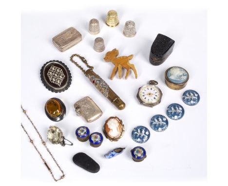 Collection of jewellery and silver to include:  Silver vinaigrette, silver match vase, facet cut brooch, import silver pocket