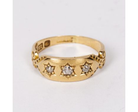 Victorian 18ct yellow gold ring with three stone diamond setting, size J, 3g approx overall 