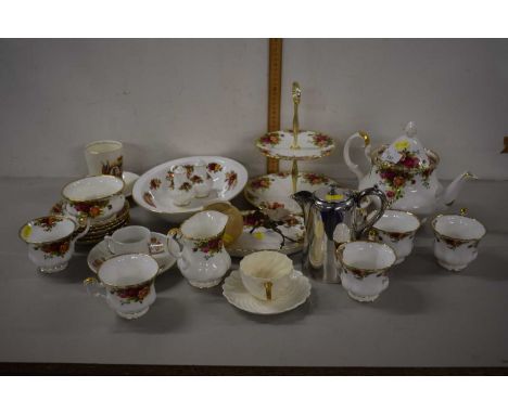 Quantity of Royal Albert Old Country Rose tea and table wares together with further items to include a small Worcester vase, 