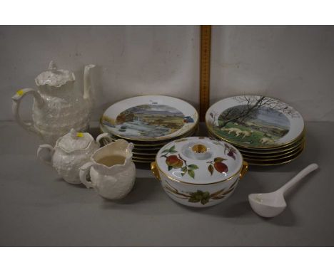Collection of Royal Worcester wall plates plus further tea wares and other items