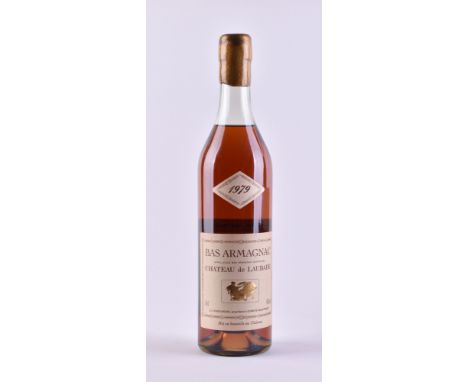 BAS-Armagnac- Chateau de Laubade 1979Füllstand normal, Etikett sehr guter Zustand, 0,7 l, in Originalholzkiste