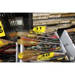 LARGE QTY ASSORTED SCREWDRIVERS