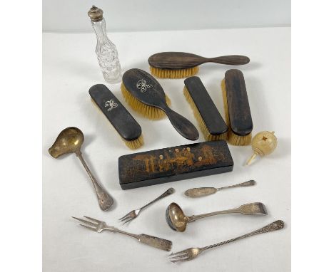 A collection of assorted antique items to include ivory sewing tool &amp; wooden brushes. Lot also includes Oriental black la