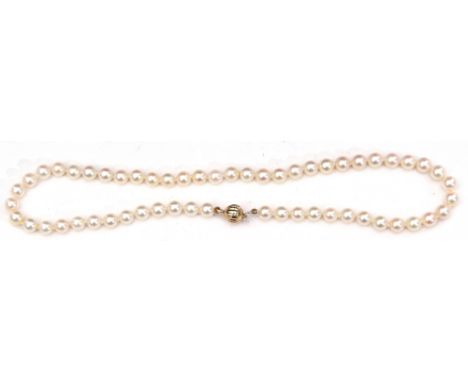 Cultured pearl necklace, a single row of uniform beads, 6mm diam, to a 375 stamped ball clasp, 40cm long