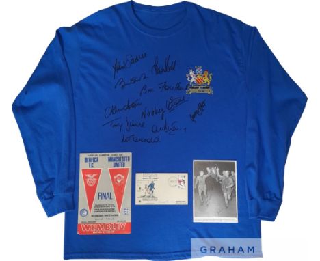 Manchester United 1968 European Cup winners team signed shirt, signed by George best, Bobby Charlton, Alex Stepney, John Asto