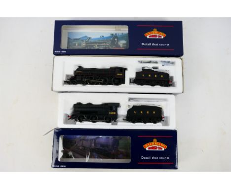 Bachmann Branchline - A pair OO gauge Locomotive to include 31-706 LNER Thompson B1 4-6-0 Roedeer #1040 and 31-860 J39 LNER 0