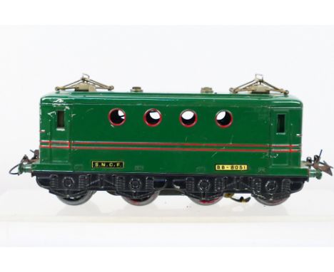 Hornby Series - Tinplate - An unboxed O gauge tinplate electric French locomotive 0-8-0 S.N.C.F BB-8051 in Green livery. Item