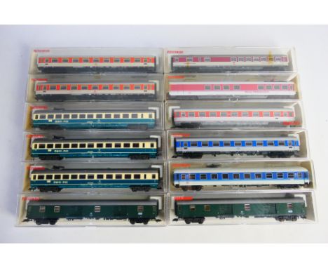 Fleischmann - 12 x boxed HO scale coaches including 3 x Quick Pick Buffet Cars # 5193, an Austrian OBB livery Coach # 5159 an