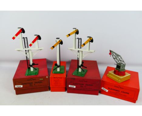 Hornby - a selection of O gauge NEAR MINT tin-plate trackside accessories comprising Platform Crane # 42330, No 2 Single Arm 