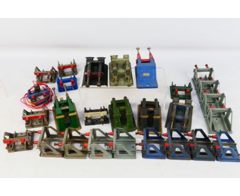 Hornby Bassett-Lowke - Approximately 27 unboxed O gauge Buffer Stops (Spring Type). Includes 16 No. 1 grey buffer stops. 4 no