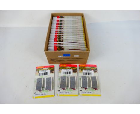 Hornby - N Gauge - Curved Platform. 42 carded Curved Platform - 1st radius #N8092 pieces. Items appear in Mint condition. (Th