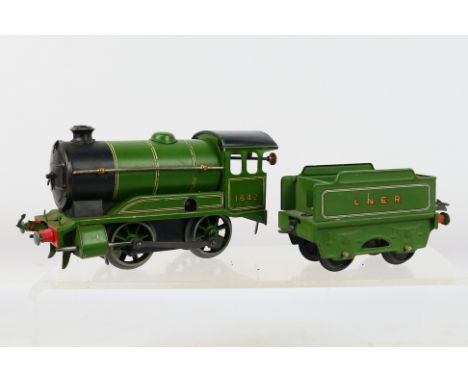 Hornby Series - Tinplate - An unboxed O gauge tinplate clockwork locomotive 0-4-0 LNER 1842 in Green livery with tender. Item
