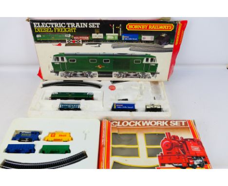 Hornby Railways - An incomplete R388 Electric Diesel Freight Train Set. Contains D7063 loco with 1 missing coupling hook and 