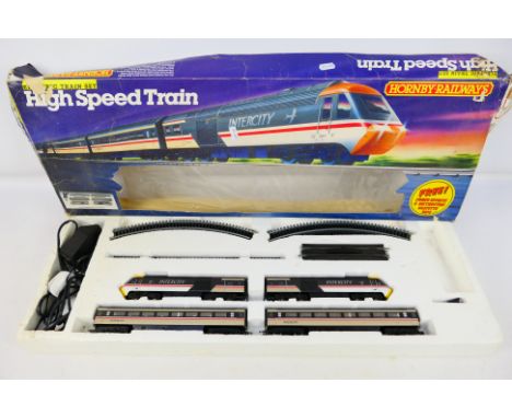 Hornby - An R695 High Speed Train Electric Train Set, Swallow Livery. Item appears to be in very good-excellent condition. Bo