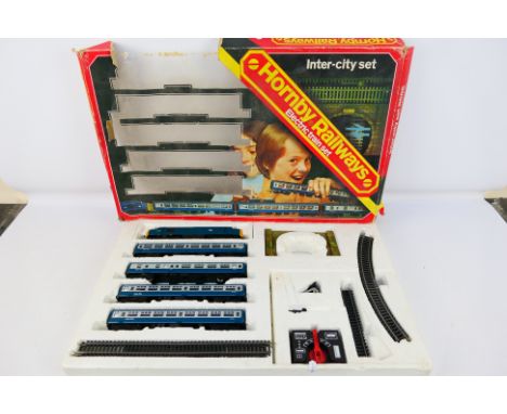 Hornby - An incomplete R686 Inter-City Electric Train Set. Includes a Class 37 diesel loco and 4 Mk2 coaches which appear to 