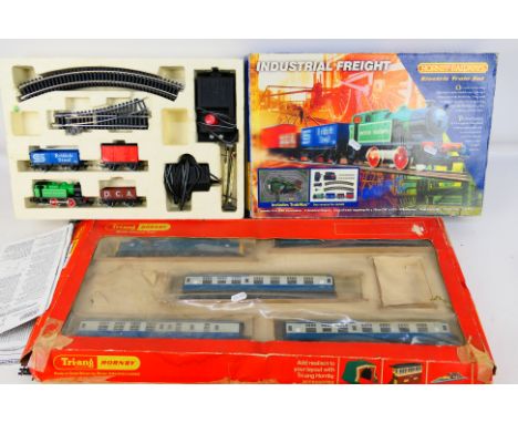 Hornby - A boxed OO gauge R841 Industrial Freight Set. Item appears to be in good condition but is missing its track mat. The