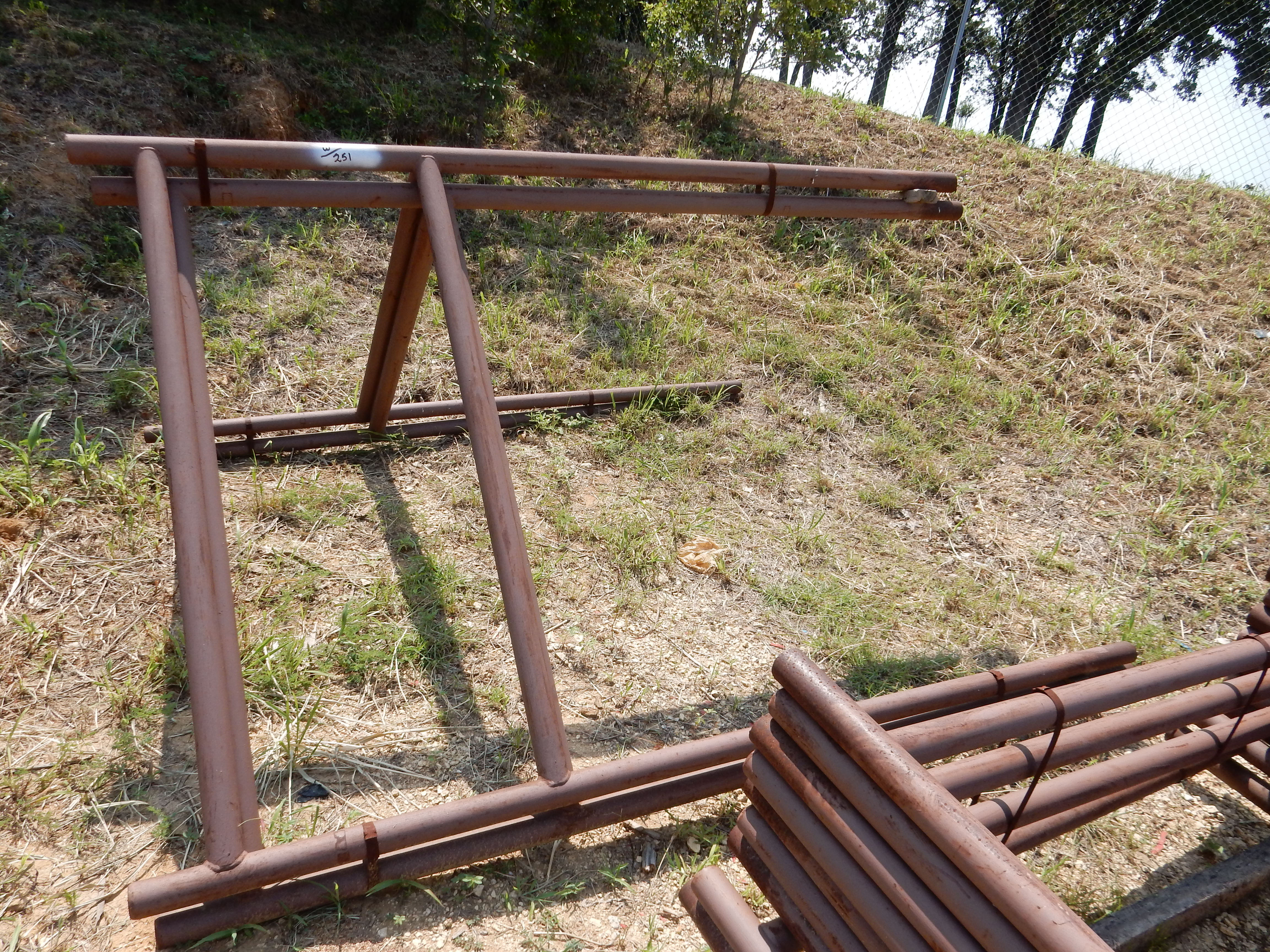 FENCE CORNER & STRETCH POSTS