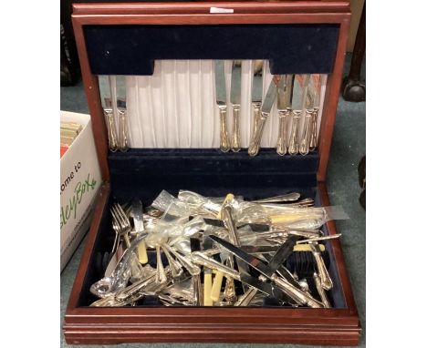 A large quantity of silver plated cutlery. Est. £30 - £40.