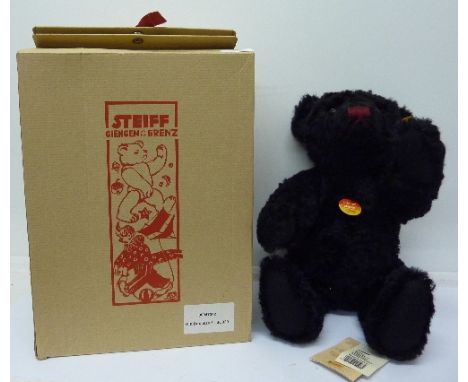 A Steiff Teddy bear with growler, boxed