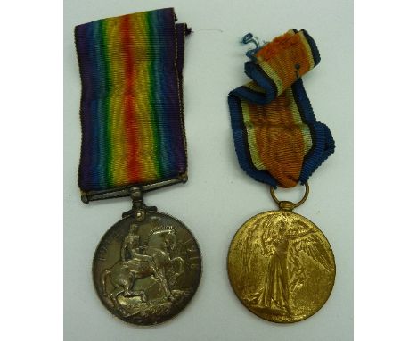 A pair of World War I medals to 38579 Pte. F. Hardy Kings Shropshire Light Infantry
