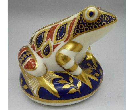 A Royal Crown Derby frog paperweight