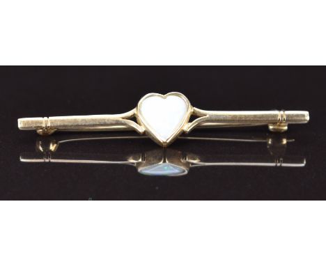 A 9ct gold brooch set with a heart cut opal, 2.6g, 5cm