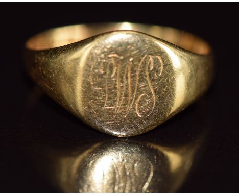 An 18ct gold signet ring, 3.2g, size N