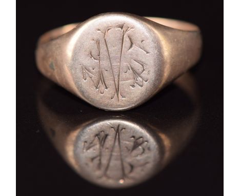 A 9ct rose gold signet ring, Birmingham 1918, 3g, size U