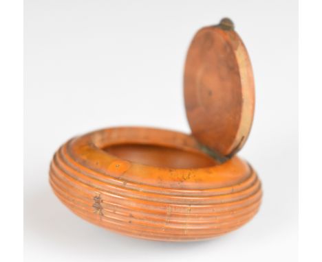 19th century turned wood snuff or trinket box with gold fittings and central button, diameter 4.5cm