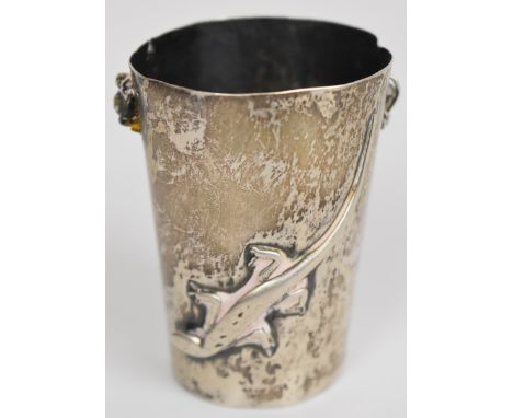Chinese silver beaker decorated with lizards and beetles, marked to underside with character mark and 90, height 7.5cm, weigh