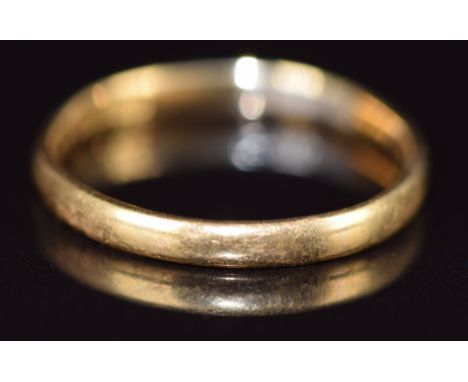 A 22ct gold wedding band / ring, 2.1g, size M