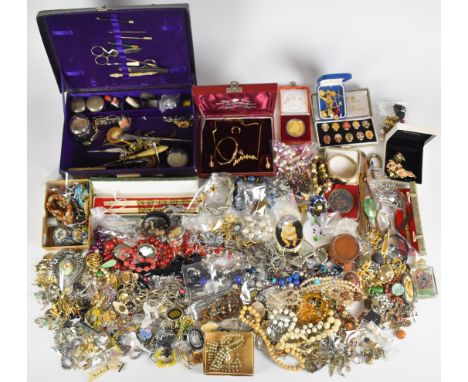A collection of jewellery including vintage and Art Deco brooches, Monet and other vintage earrings etc&nbsp;