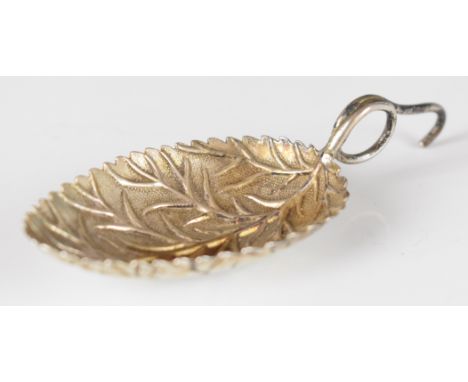 Georgian novelty hallmarked silver caddy spoon formed as a leaf, marks indistinct, length 7.5cm, weight 8g