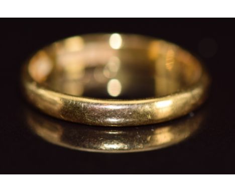 A 22ct gold wedding band / ring, 2.7g, size K