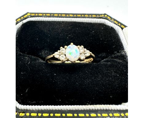 9ct gold opal &amp; white gemstone ring weight 1.1g