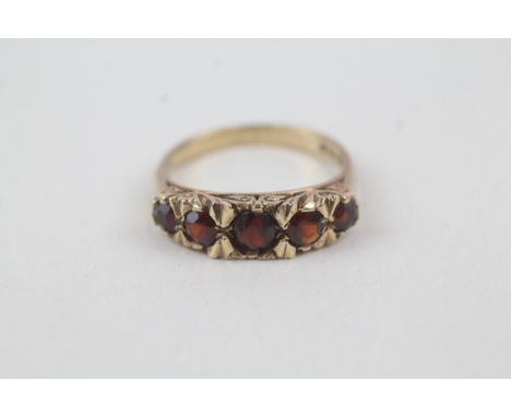 9ct gold vintage garrnet dress ring (3.6g)