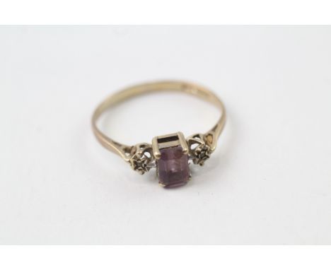 9ct gold vintage amethyst &amp; diamond three stone ring (1.3g)