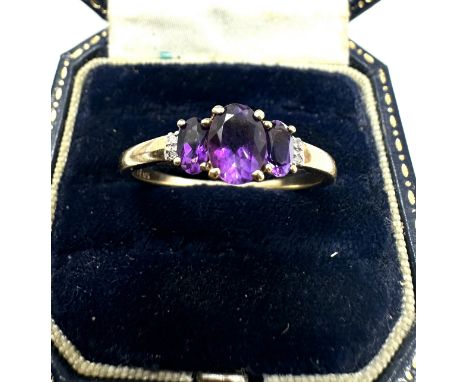 9ct gold amethyst &amp; diamond ring weight 2.7g